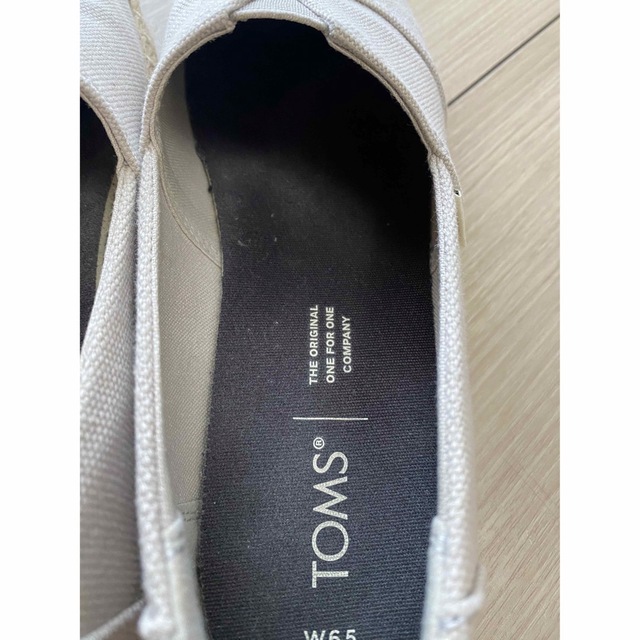 TOMS(トムズ)のToms トムス プラットフォーム アルパルガータ 6.5 ベージュ レディースの靴/シューズ(スリッポン/モカシン)の商品写真