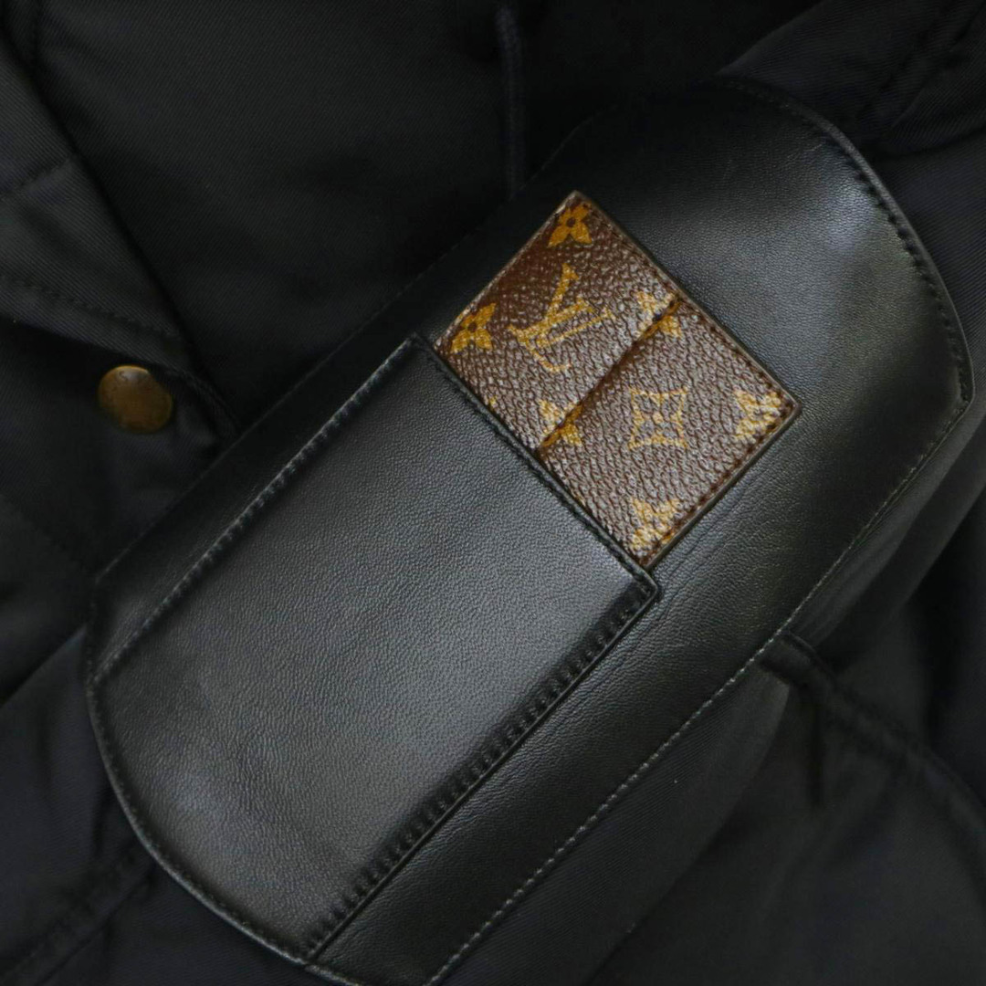 LOUIS VUITTON(ルイヴィトン)のルイヴィトン サテンアビエイターパーカ ジップアップ コート 1A9N5Q レディース ブラック LOUIS VUITTON 【中古】 【アパレル・小物】 レディースのジャケット/アウター(その他)の商品写真