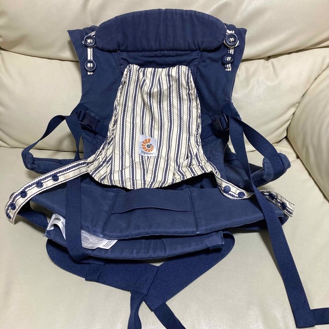 Ergobaby 【本日限定価格】エルゴベビー アダプト 抱っこ紐 赤ちゃん の通販 by なんでもやさん|エルゴベビーならラクマ エルゴベビー 抱っこ紐 アダプト クールエア