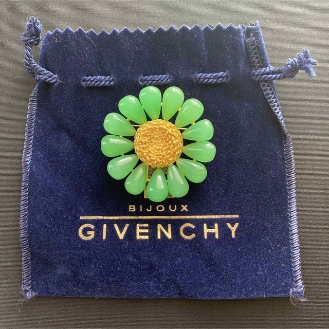 アクセサリーGIVENCHY ブローチ