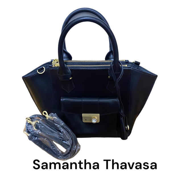 Samantha Thavasa(サマンサタバサ)のsamantha thavasa 2way ブラック　フラワーリースレディアゼル レディースのバッグ(ショルダーバッグ)の商品写真
