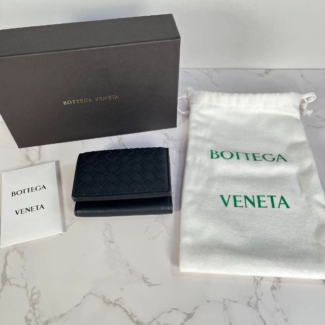 【極美品】ボッテガヴェネタ　3つ折り 財布　イントレチャート　コンパクト　黒