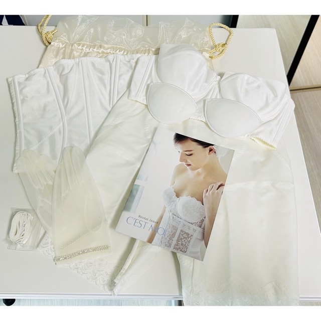 ブライダル ドレス グローブ 補正 インナー 白 セット 結婚 新婦  レディースのフォーマル/ドレス(ウェディングドレス)の商品写真