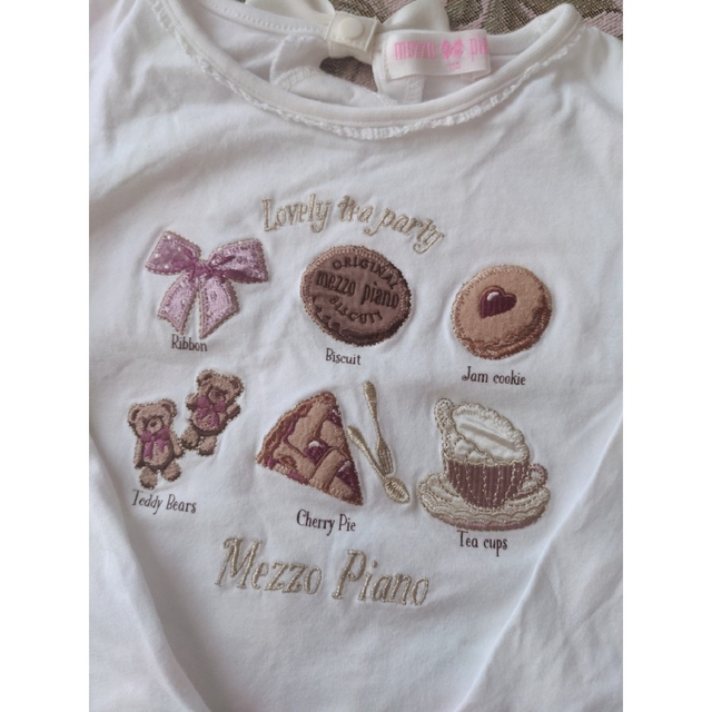 mezzo piano(メゾピアノ)のメゾピアノ　110　クッキー　刺繍　長袖　Tシャツ キッズ/ベビー/マタニティのキッズ服女の子用(90cm~)(Tシャツ/カットソー)の商品写真