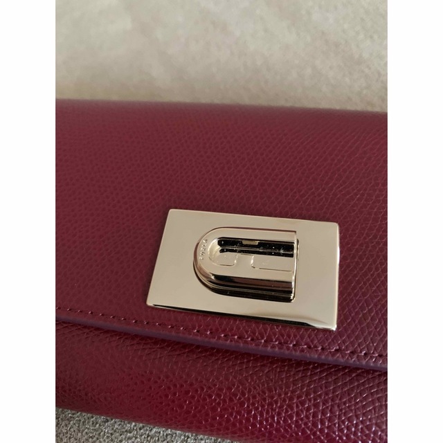 Furla(フルラ)の美品　FURLA  フルラ ターンロック 長財布 レディースのファッション小物(財布)の商品写真