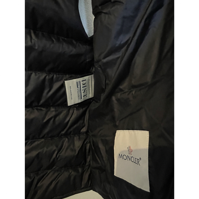 MONCLER(モンクレール)の【新品】MONCLERモンクレール　GUI 14A黒 レディースのジャケット/アウター(ダウンベスト)の商品写真