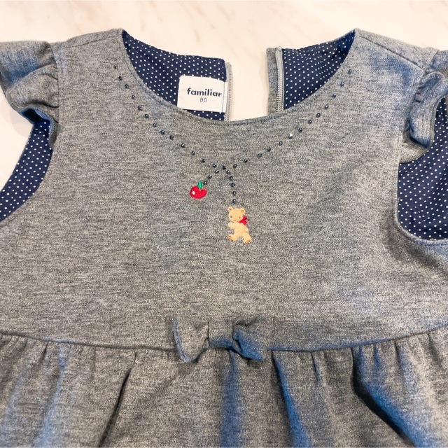 familiar(ファミリア)のファミリア　グレー　ワンピース　美品　りんご キッズ/ベビー/マタニティのキッズ服女の子用(90cm~)(ワンピース)の商品写真