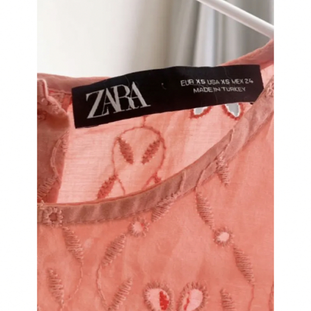 ZARA(ザラ)のZARA ノースリーブトップス レディースのトップス(カットソー(半袖/袖なし))の商品写真