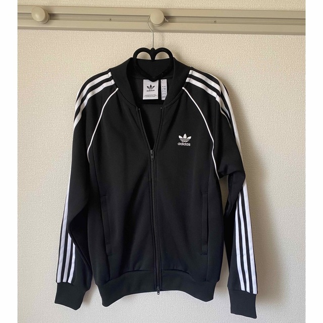 adidasトラックジャケット