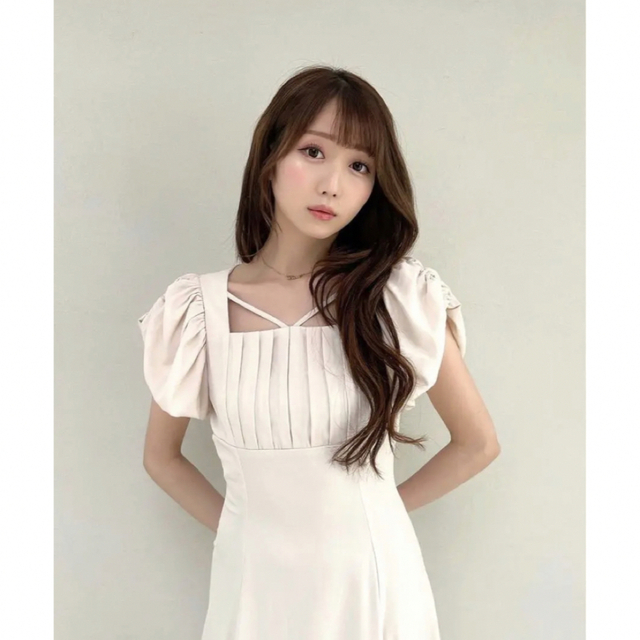 SNIDEL(スナイデル)のRoseMuse tack puff sleeve onepiece ivory レディースのワンピース(ロングワンピース/マキシワンピース)の商品写真