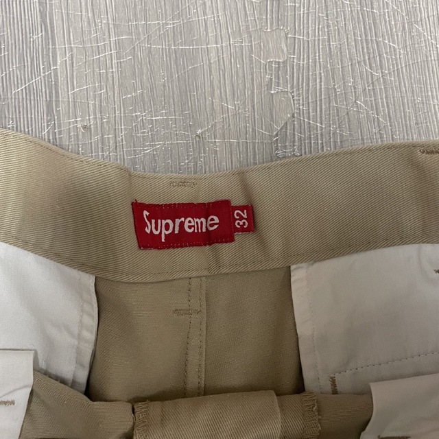 Supreme(シュプリーム)のSUPREME チノ短パン　32 メンズのパンツ(ショートパンツ)の商品写真