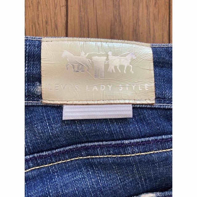 Levi's(リーバイス)のリーバイス レディ スタイル　ストレッチ　デニム　レディース　28インチ レディースのパンツ(デニム/ジーンズ)の商品写真