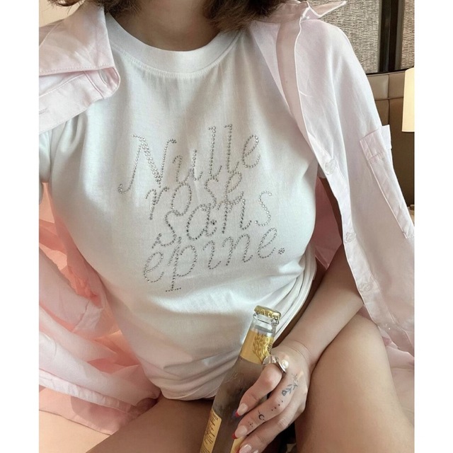 épine(エピヌ)のrhinestone Nulle rose sans épine tee  レディースのトップス(Tシャツ(半袖/袖なし))の商品写真