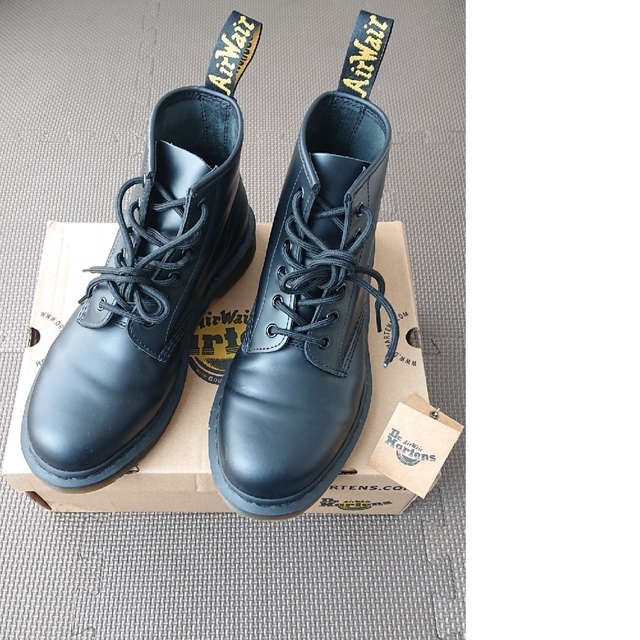 Dr.Marten/ドクターマーチン101YSスムース6ホールブーツ24㎝以上の方をお勧めします