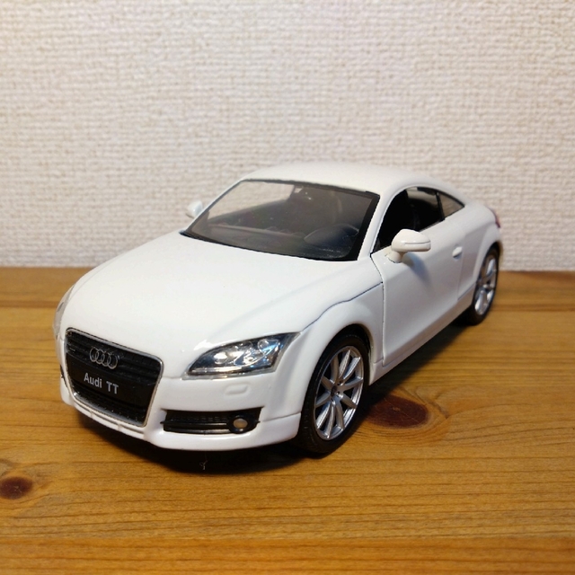 AUDI - Audi TT Coupe ミニカー 1/24 WELLY製 ホワイトの通販 by うえ