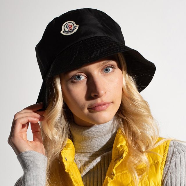 1 MONCLER ブラック ロゴワッペンバケットハット 男女兼用 size L