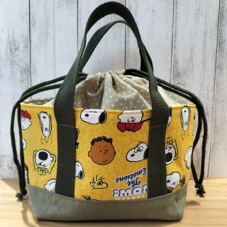 ピーナッツ(PEANUTS)のSNOOPY　黄　巾着トートバッグ　お弁当袋　お散歩バッグ　コンビニ袋(バッグ)