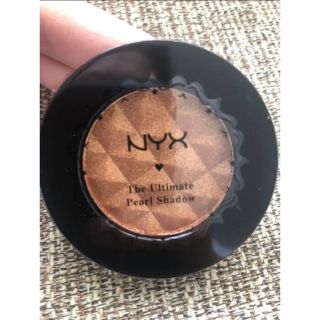 エヌワイエックス(NYX)の新品未使用★NYXウルトラパールアイシャドウUP08(アイシャドウ)