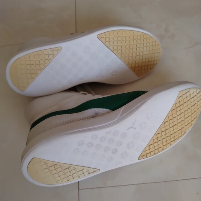 pumaハイカットスニーカー 白 グリーンの通販 by りん's shop pumaハイカットスニーカー 白 グリーンの通販 by りん's shop