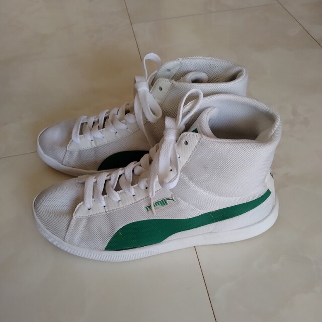 pumaハイカットスニーカー 白 グリーンの通販 by りん's shop pumaハイカットスニーカー 白 グリーンの通販 by りん's shop
