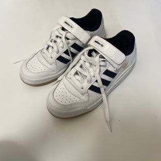 アディダス(adidas)のアディダス　フォーラムロー　22.5cm(スニーカー)