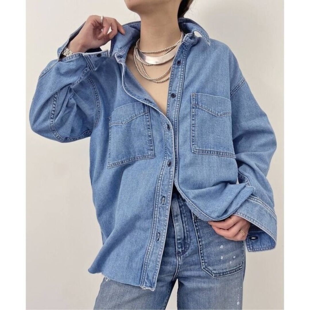 L'Appartement DEUXIEME CLASSE(アパルトモンドゥーズィエムクラス)のL'Appartement【ASKKNY】DENIM SHIRT レディースのトップス(シャツ/ブラウス(長袖/七分))の商品写真