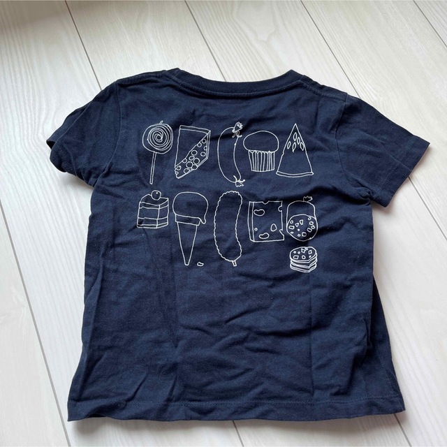 Design Tshirts Store graniph(グラニフ)のグラニフ　はらぺこあおむしTシャツ　サイズ110 キッズ/ベビー/マタニティのキッズ服男の子用(90cm~)(Tシャツ/カットソー)の商品写真