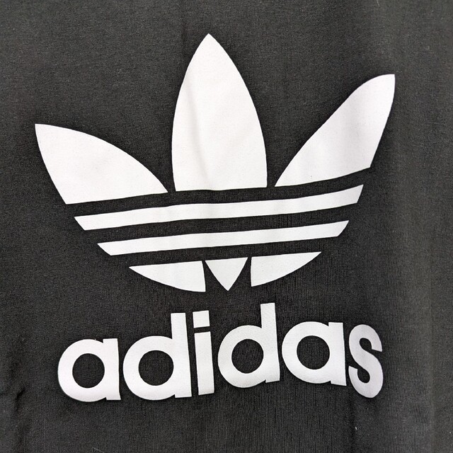 adidas(アディダス)のadidas originals アディダス Tシャツ 黒色 XL ロゴ レディースのトップス(Tシャツ(半袖/袖なし))の商品写真