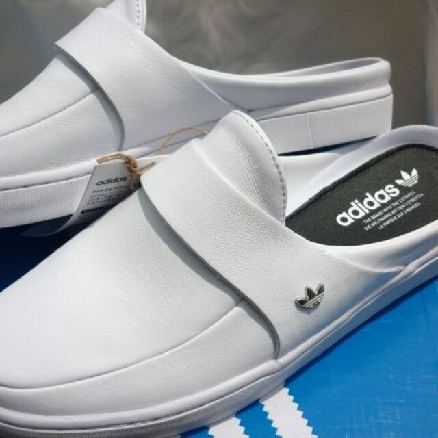 adidas(アディダス)の新品未使用◆24.5cm アディダスオリジナルスYAQUINA/白/ミュール レディースの靴/シューズ(ミュール)の商品写真