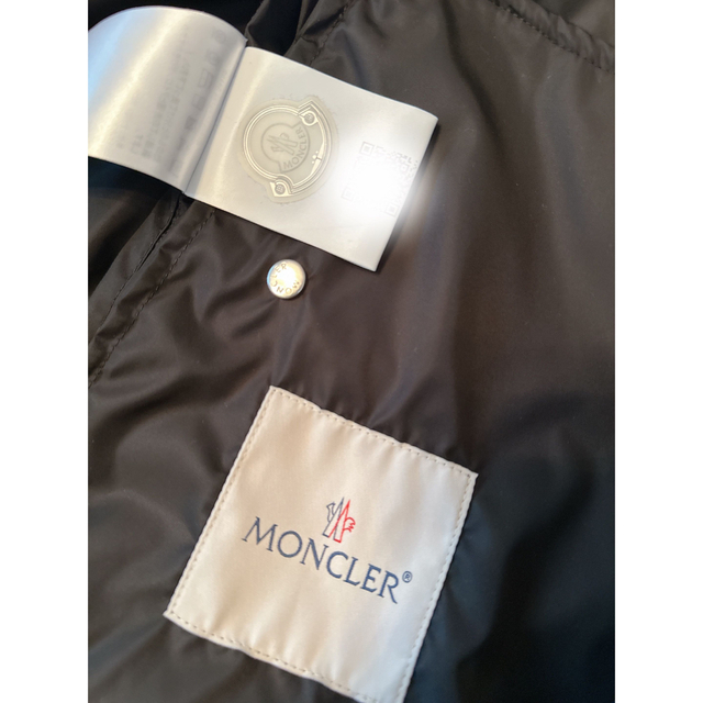 MONCLER(モンクレール)のモンクレール　フード付きナイロンジャケット　1 メンズのジャケット/アウター(ナイロンジャケット)の商品写真