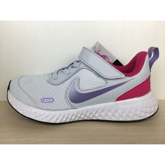 NIKE(ナイキ)のナイキ レボリューション5 PSV 靴 16,5cm 新品 (1573) キッズ/ベビー/マタニティのキッズ靴/シューズ(15cm~)(スニーカー)の商品写真