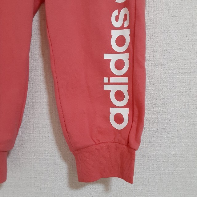 adidas(アディダス)のadidas 新品✨クロップドパンツ レディースのパンツ(クロップドパンツ)の商品写真