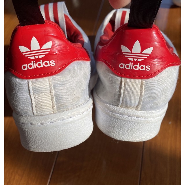 Originals（adidas）(オリジナルス)のadidas originals ミニーマウスのスニーカー キッズ/ベビー/マタニティのキッズ靴/シューズ(15cm~)(スニーカー)の商品写真