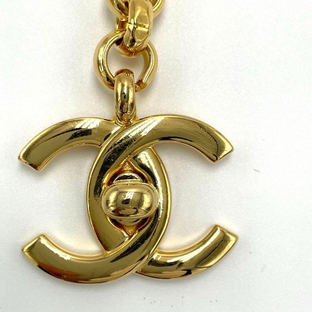 人気 CHANEL ターンロックブローチ 定番 美品 正規品 | ccfl.ie
