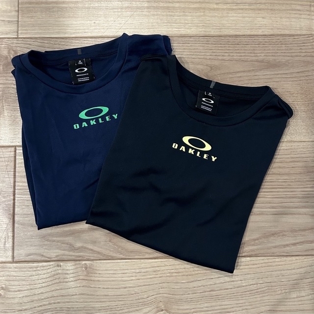 Oakley(オークリー)のオークリー　Tシャツ　M(150cm) ２枚セット キッズ/ベビー/マタニティのキッズ服男の子用(90cm~)(Tシャツ/カットソー)の商品写真