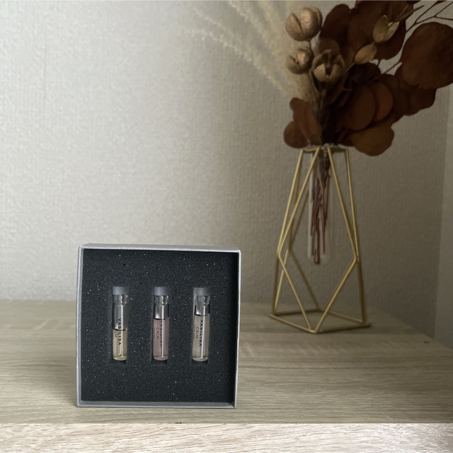 ヴァシリーサ カーム 3種トライアルセット（各1mL） コスメ/美容の香水(香水(女性用))の商品写真