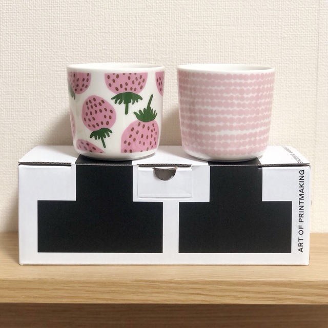 マリメッコ 【marimekko】ラテマグ🍓マンシッカ・いちご柄・ストロベリー | フリマアプリ ラクマ