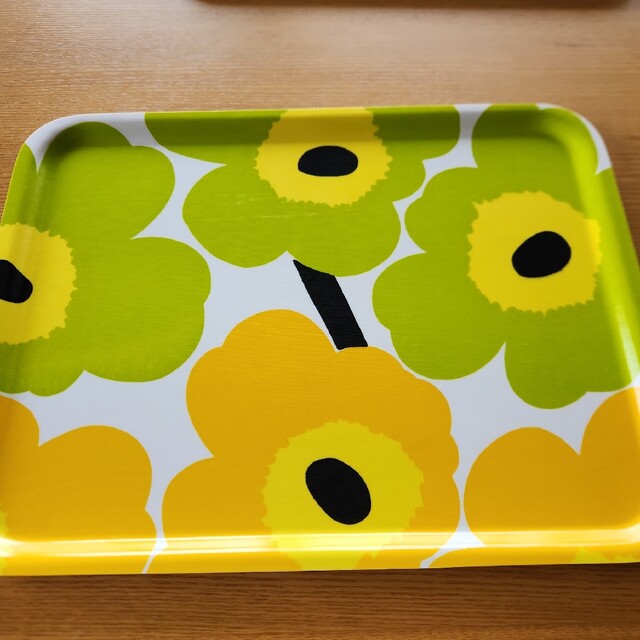 marimekko(マリメッコ)のマリメッコ　ウニッコ　トレイ　大　お盆　marimekko インテリア/住まい/日用品のキッチン/食器(収納/キッチン雑貨)の商品写真