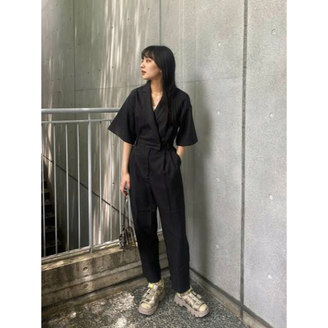 SLY(スライ)のSLY FLARE SLEEVE TAILORED J/SUITS レディースのパンツ(オールインワン)の商品写真