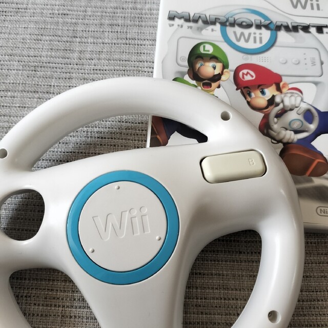 Wii本体+ソフト/スーパーマリオ・マリオカート 4人ですぐ遊べる