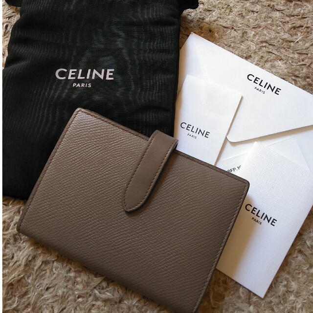 CELINE ミディアム ストラップ ウォレット 折財布 グレージュ ペブル