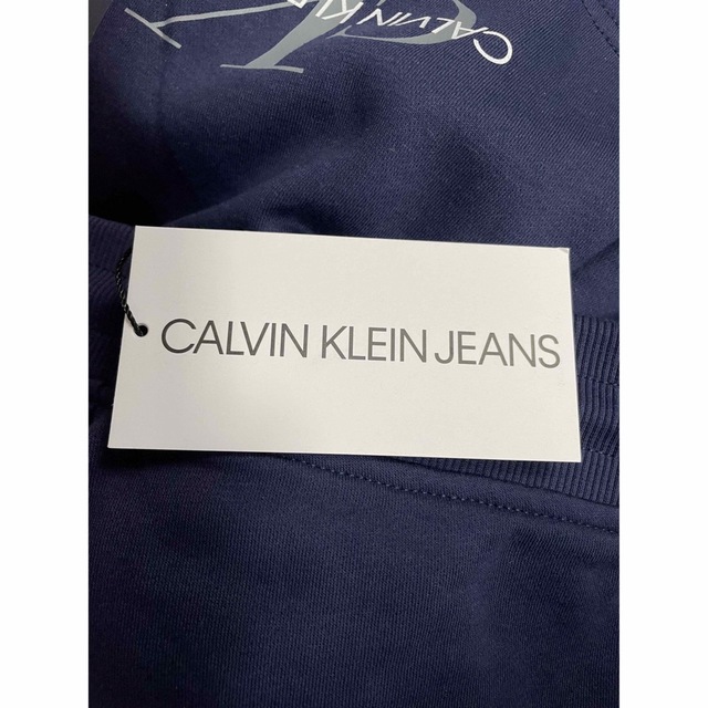 Calvin Klein(カルバンクライン)の【新品未使用】カルバン・クラインショートパンツ　メンズ　XS USサイズ メンズのパンツ(ショートパンツ)の商品写真