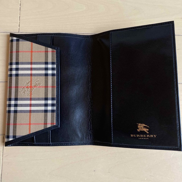 BURBERRY(バーバリー)のバーバリー　ブックカバー ハンドメイドの文具/ステーショナリー(ブックカバー)の商品写真