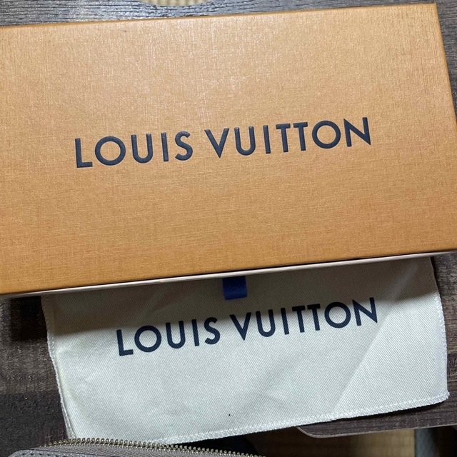 LOUIS VUITTON(ルイヴィトン)のルイ・ヴィトン　ジッピー・ウォレット レディースのファッション小物(財布)の商品写真