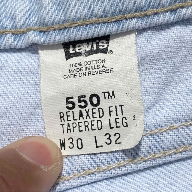 Levi's(リーバイス)のリーバイス 550 W30 L32 ライトブルーデニムジーンズUSA1995年製 メンズのパンツ(デニム/ジーンズ)の商品写真