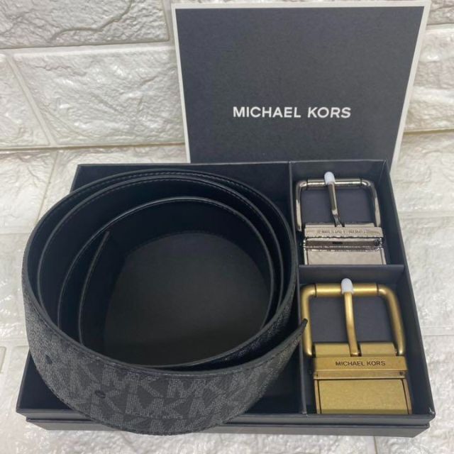 Michael Kors(マイケルコース)の2【新品】マイケルコース メンズ ギフトBOX リバーシブル ベルト メンズのファッション小物(ベルト)の商品写真