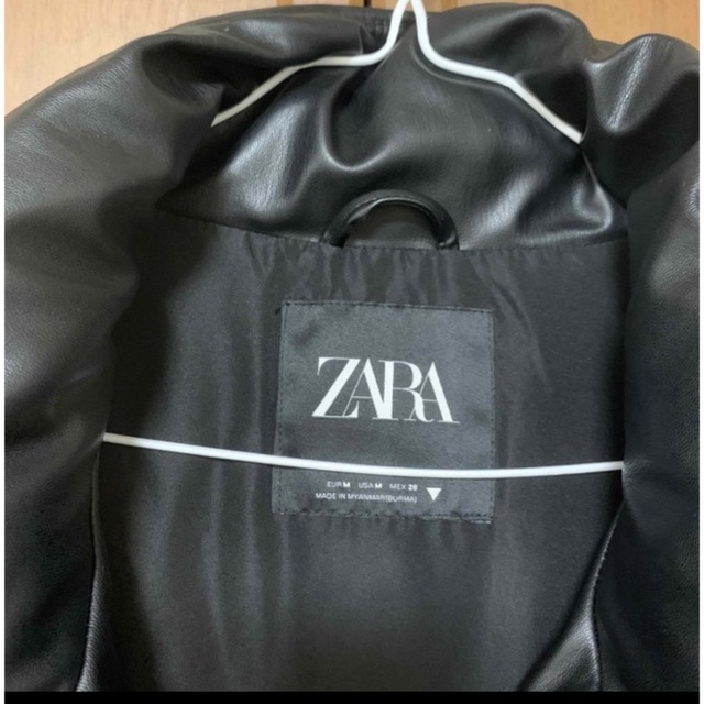 ZARA(ザラ)の取り置き★ZARA フェイクレザー ダウンベスト レディースのジャケット/アウター(ダウンベスト)の商品写真