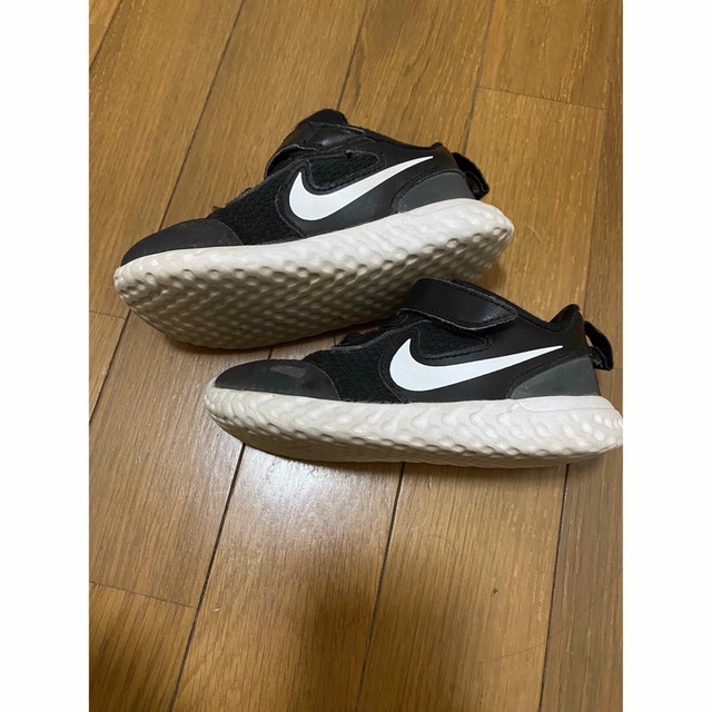 NIKE(ナイキ)のNIKE ナイキ 14センチ スニーカー 黒 キッズ/ベビー/マタニティのベビー靴/シューズ(~14cm)(スニーカー)の商品写真