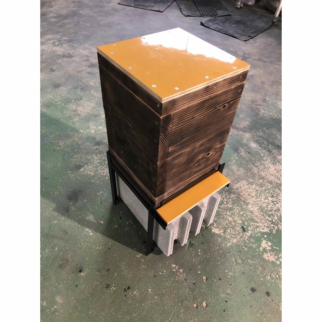 日本蜜蜂 重箱用巣箱台 30cm用