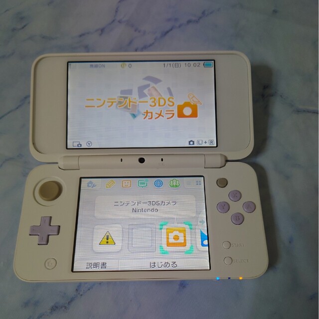 ニンテンドー2DS(ニンテンドー2DS)のNewニンテンドー2DS LL ホワイト×ラベンダー エンタメ/ホビーのゲームソフト/ゲーム機本体(携帯用ゲーム機本体)の商品写真